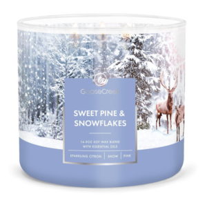 Vonná svíčka Goose Creek Sweet Pine & Snowflakes